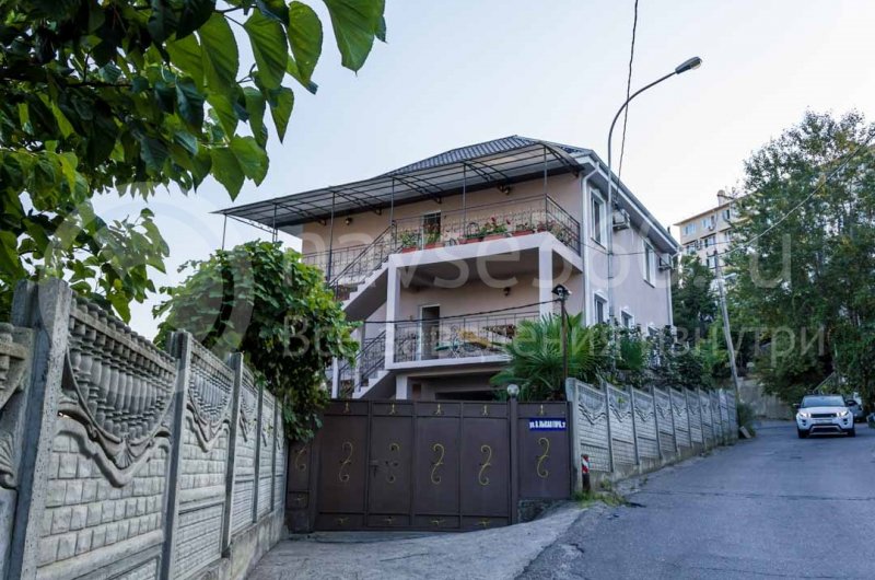 Фасад гостиницы "У Артура" в Сочи 5